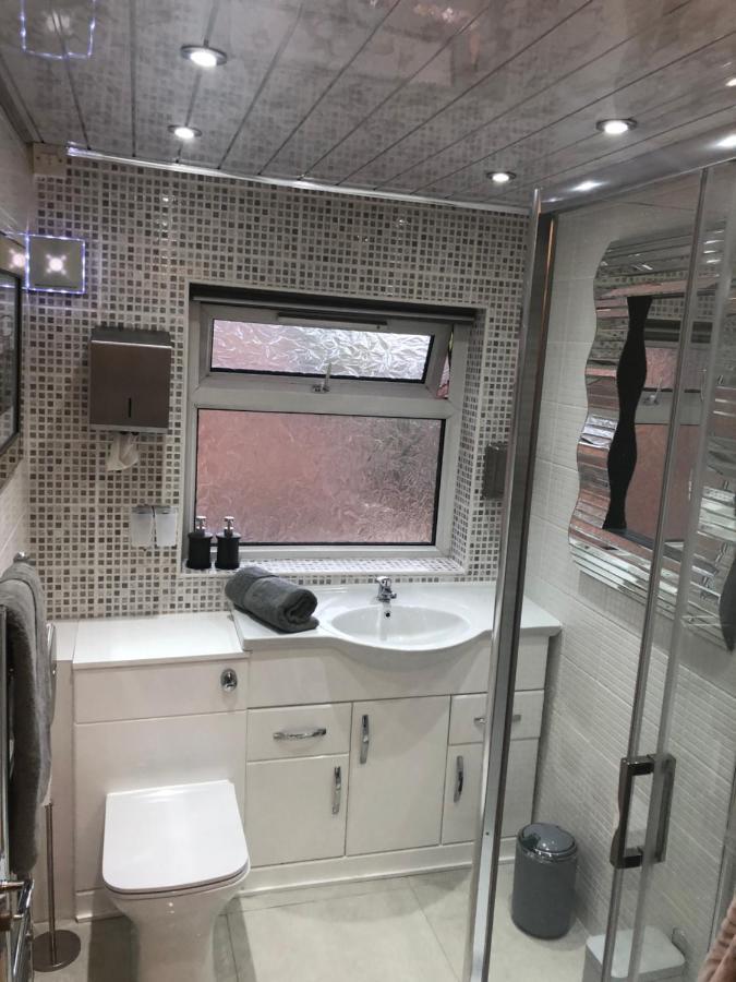 Double Room with Private Bathroom,1022295424:JPEG