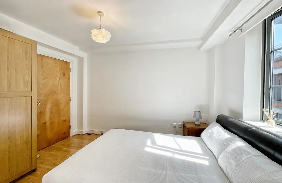 Minimalist Space - Manchester City Centre-1