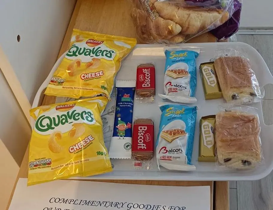 Free Car Park And Walk To Coop, Etihad, Piccadilly Manchester City Centre, Free Snacks-1