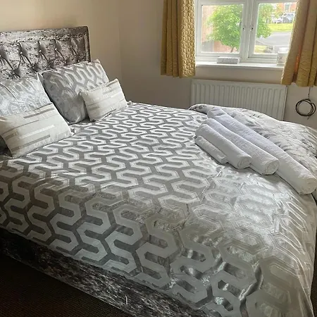 Lovely 3 Bed Short Stay-3
