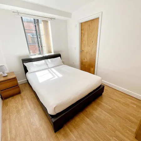 Minimalist Space - Manchester City Centre-2