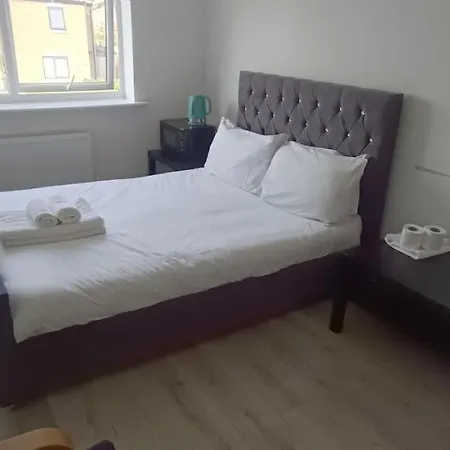 Free Car Park And Walk To Coop, Etihad, Piccadilly Manchester City Centre, Free Snacks-2